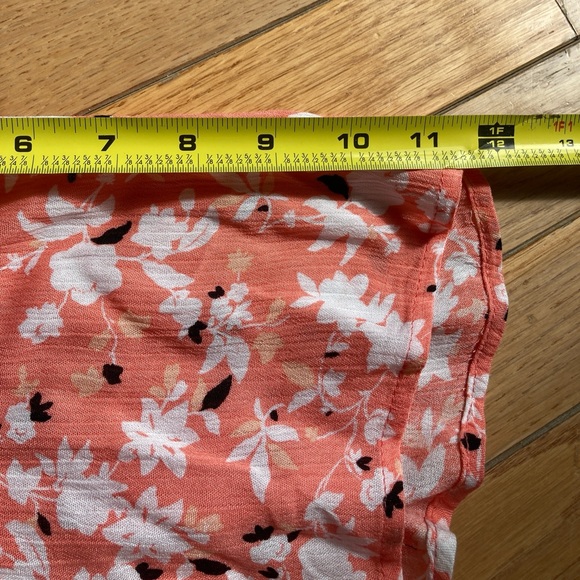 NWOT Adrienne Vittadini floral flutter short sleeve blouse - Picture 11 of 13